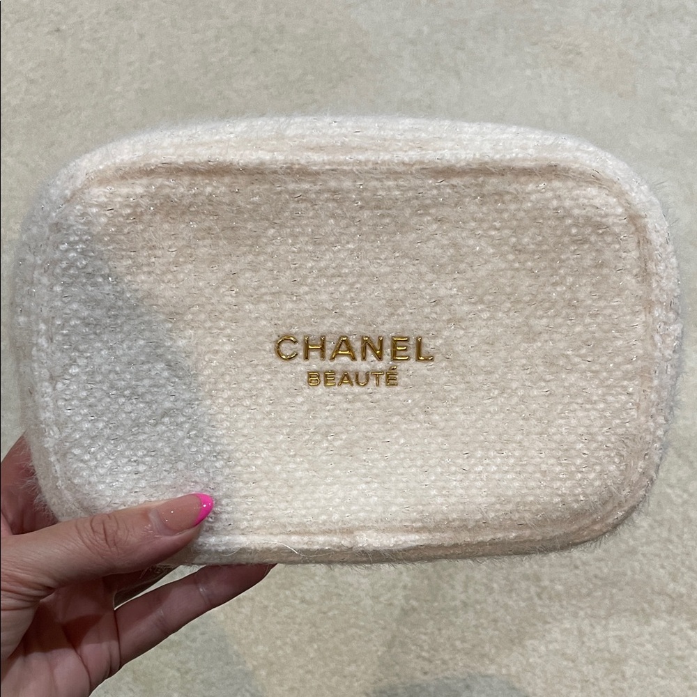 2 Chanel Beauté Textured Cream Pouch